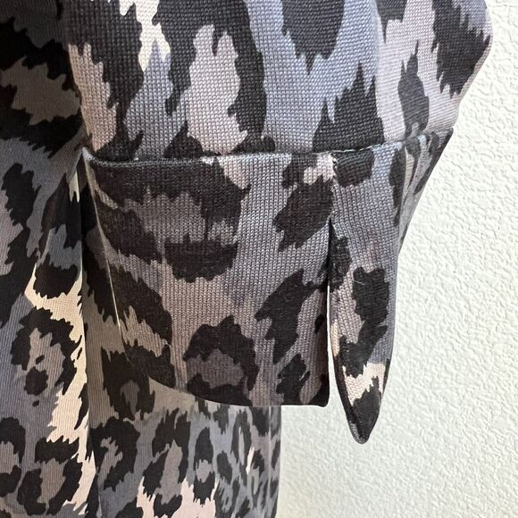Diane Von Furstenberg DVF Vintage Julian Silk Gray Animal Print Wrap Dress Sz 2 - Picture 4 of 6